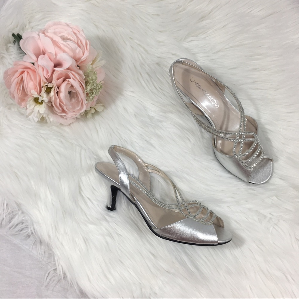 🎀 Caparros Silver Sparkly Teaser Heel